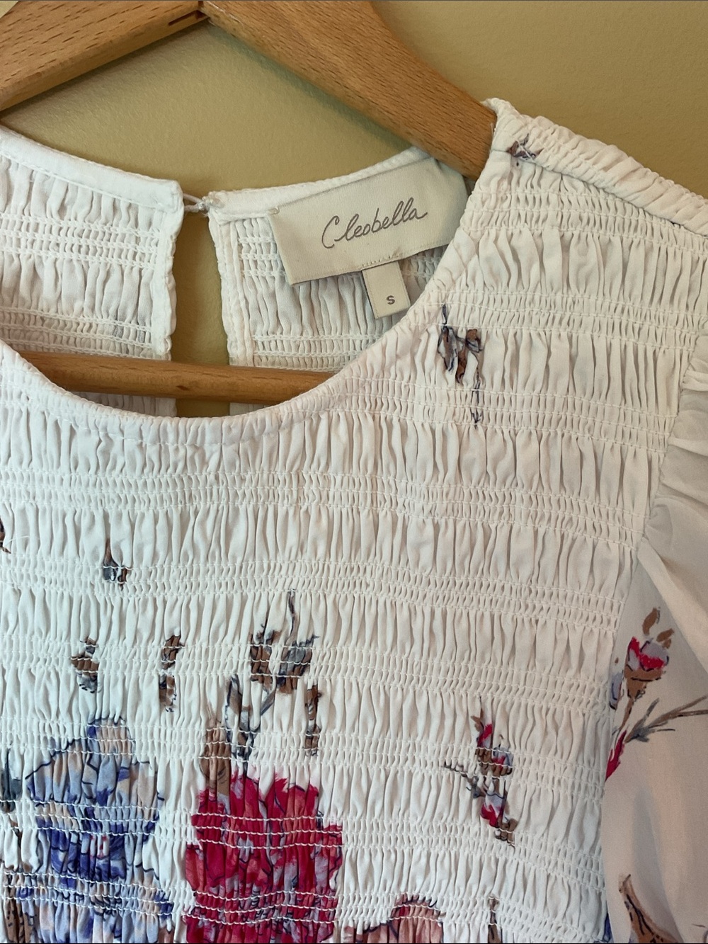 Camellia Rya-Top Smocked Puff Sleeve Blouse Size S - Picture 3 of 9